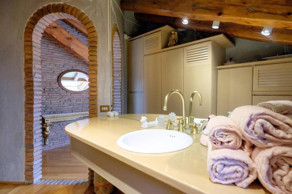 6 Ponterosso - Luxury Attic Apartamento Trieste Exterior foto