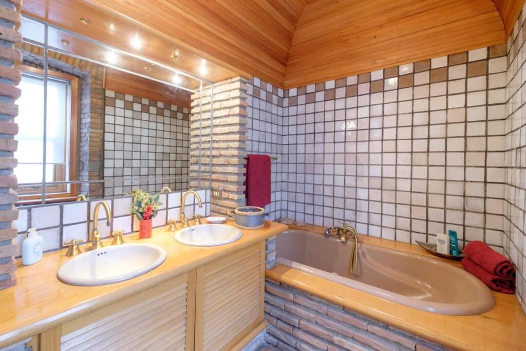 6 Ponterosso - Luxury Attic Apartamento Trieste Exterior foto
