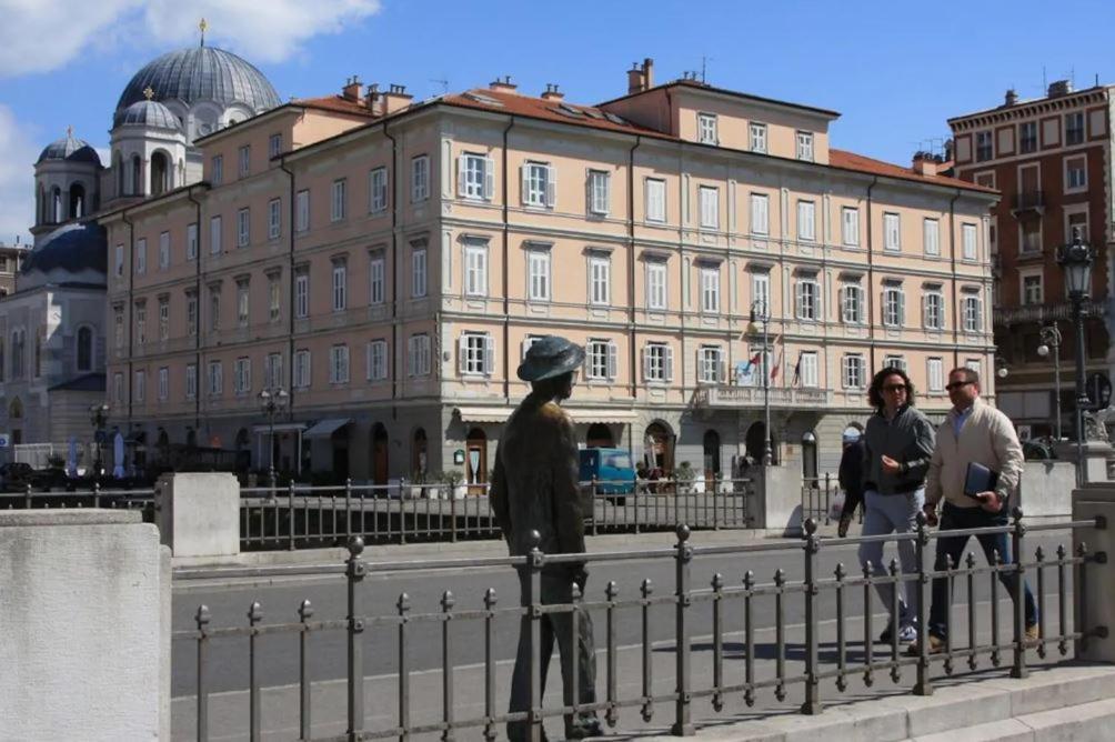 6 Ponterosso - Luxury Attic Apartamento Trieste Exterior foto